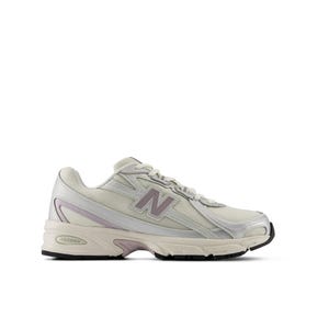 740 Unisex Sneakers - White